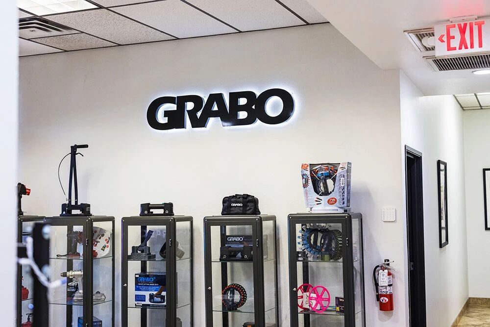 GRABO办公室的产品展示区
