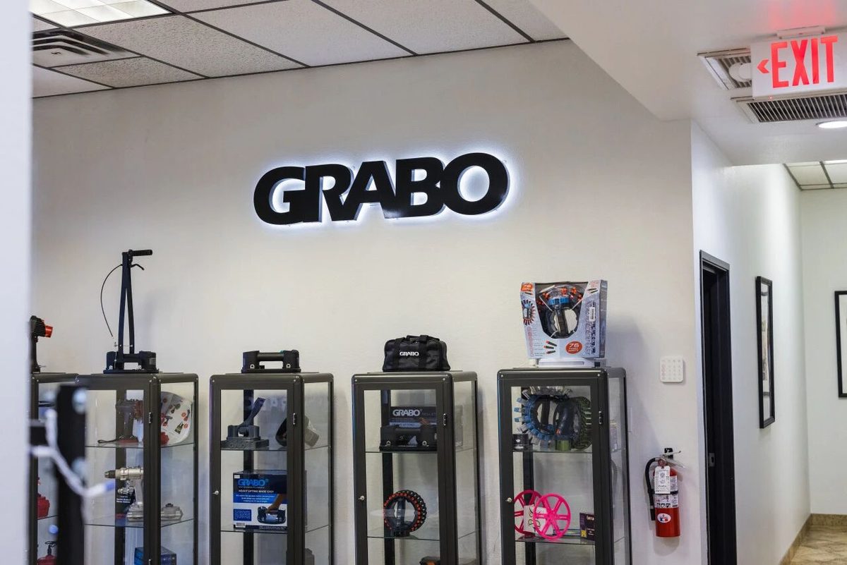 GRABO办公室的产品展示区